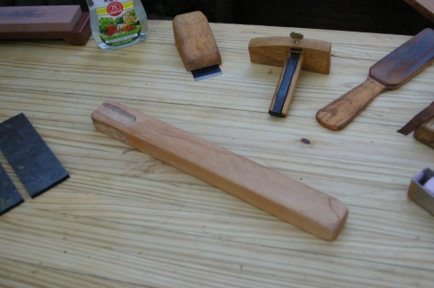 The chisel made the gouges in the gouge strop.